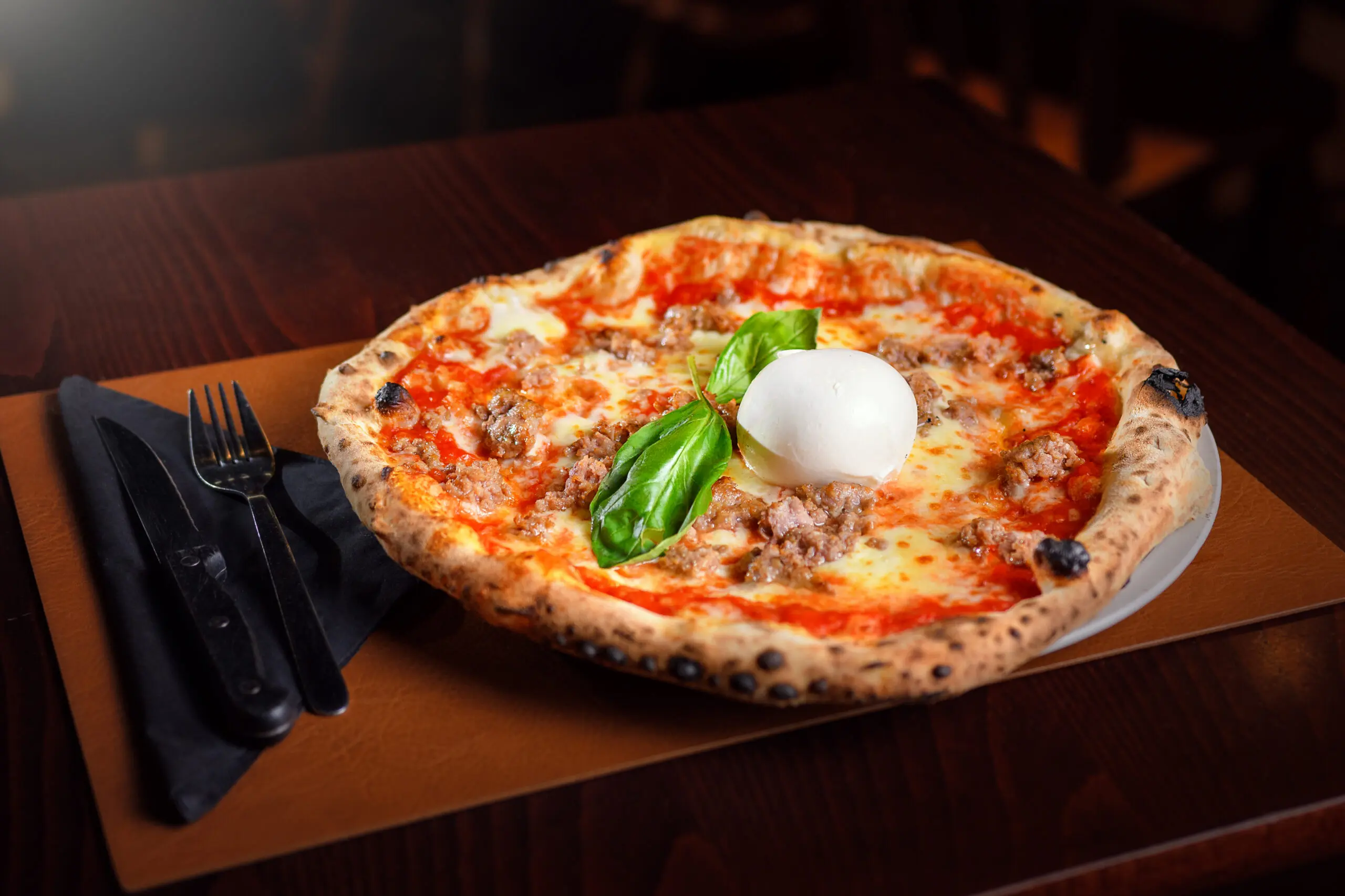 Pizza_salsiccia burrata