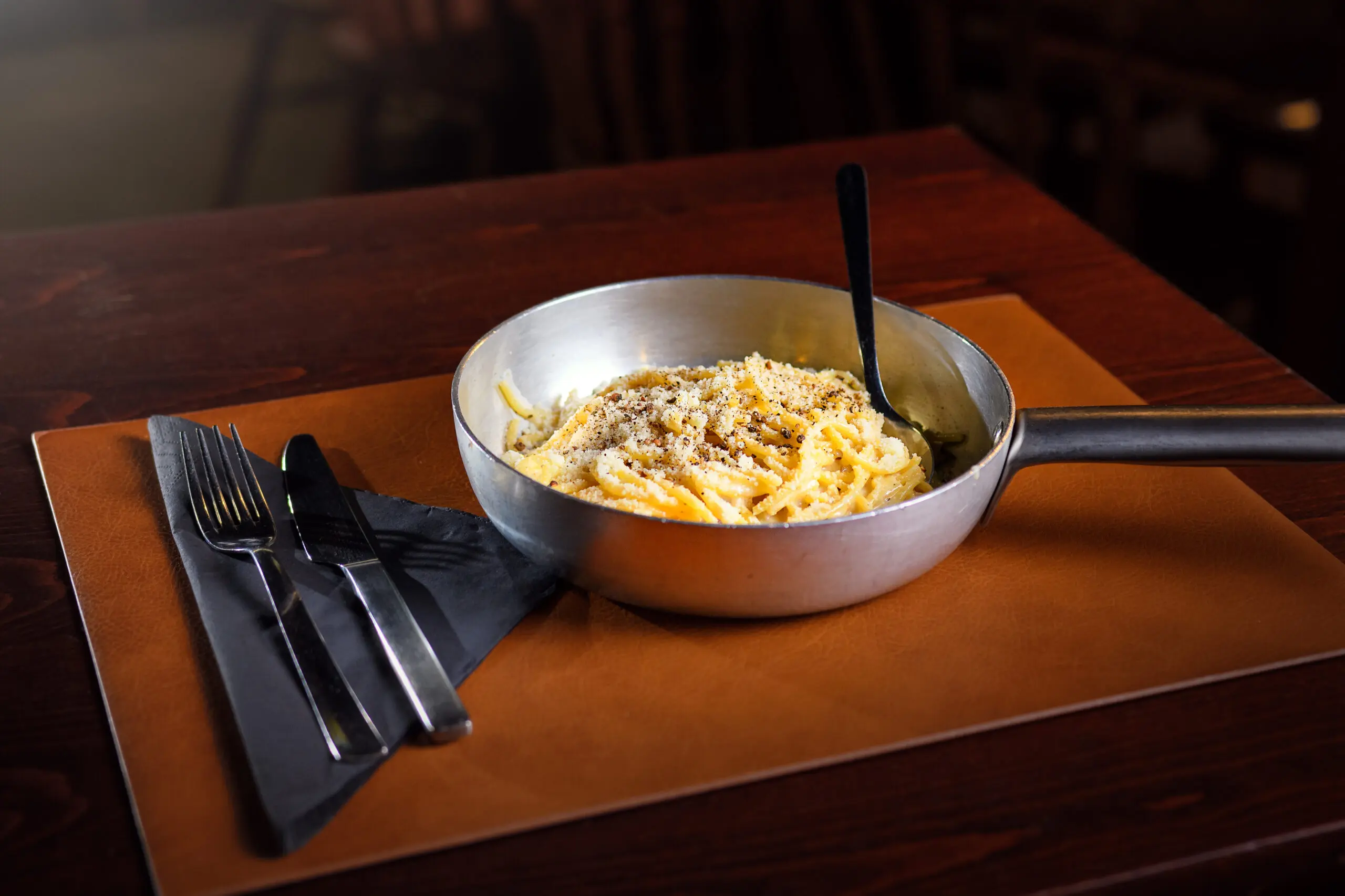 Primi_spaghetti cacio e pepe